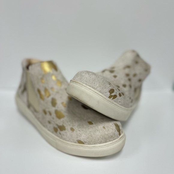 Matisse Ankle Booties with Gold and Cream Design - Picture 1 of 4
